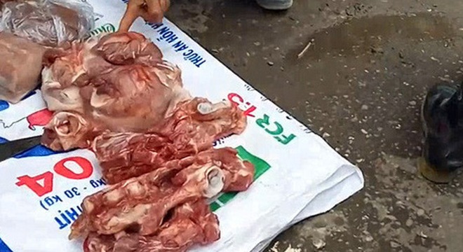 Hà Nội – Đã dẹp chợ bán thịt ôi thiu không đảm bảo an toàn thực phẩm !